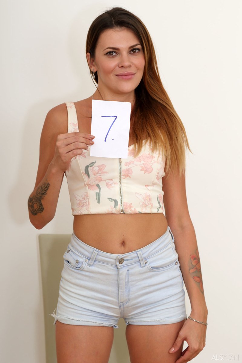 Карина, 23